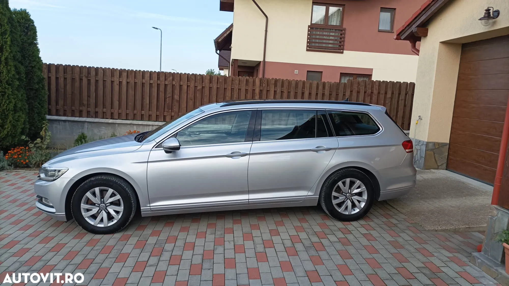 Volkswagen Passat Variant 2.0 TDI (BlueMotion Technology) Comfortline - 3