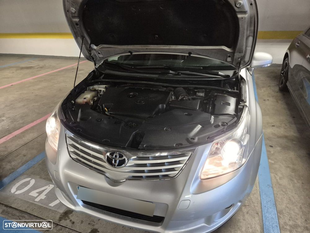 Toyota Avensis SW 2.0 D-4D Exclusive +Pele+GPS - 5