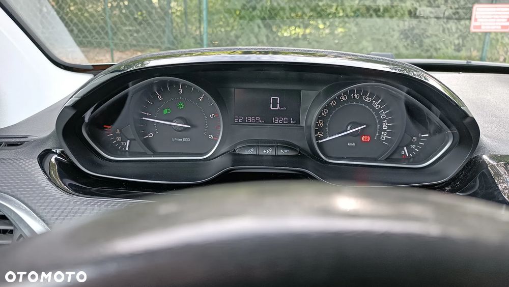 Peugeot 2008 1.6 BlueHDi Style - 8