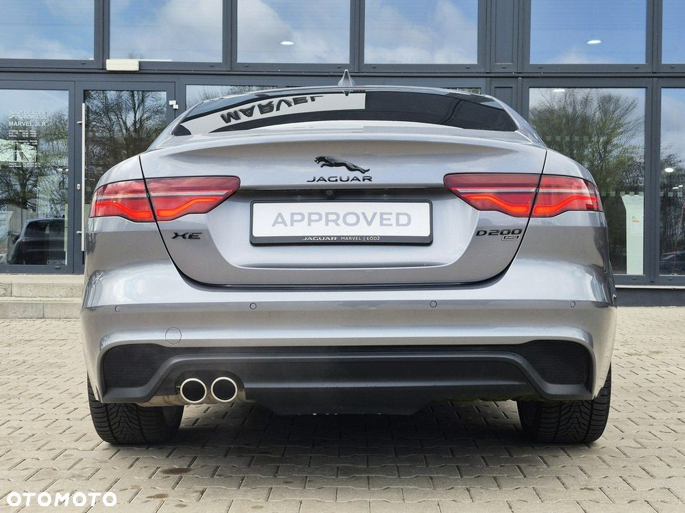 Jaguar XE 2.0 D200 mHEV AWD SE - 12