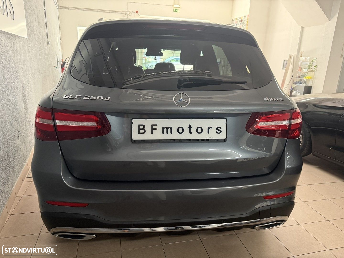 Mercedes-Benz GLC 250 d 4Matic 9G-TRONIC AMG Line - 11