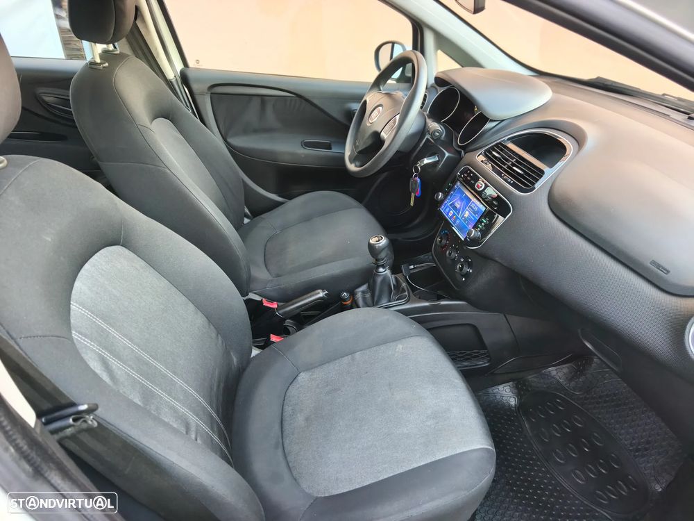 Fiat Punto 1.2 Young S&S - 17