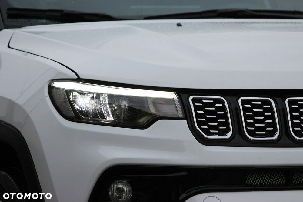 Jeep Compass - 25