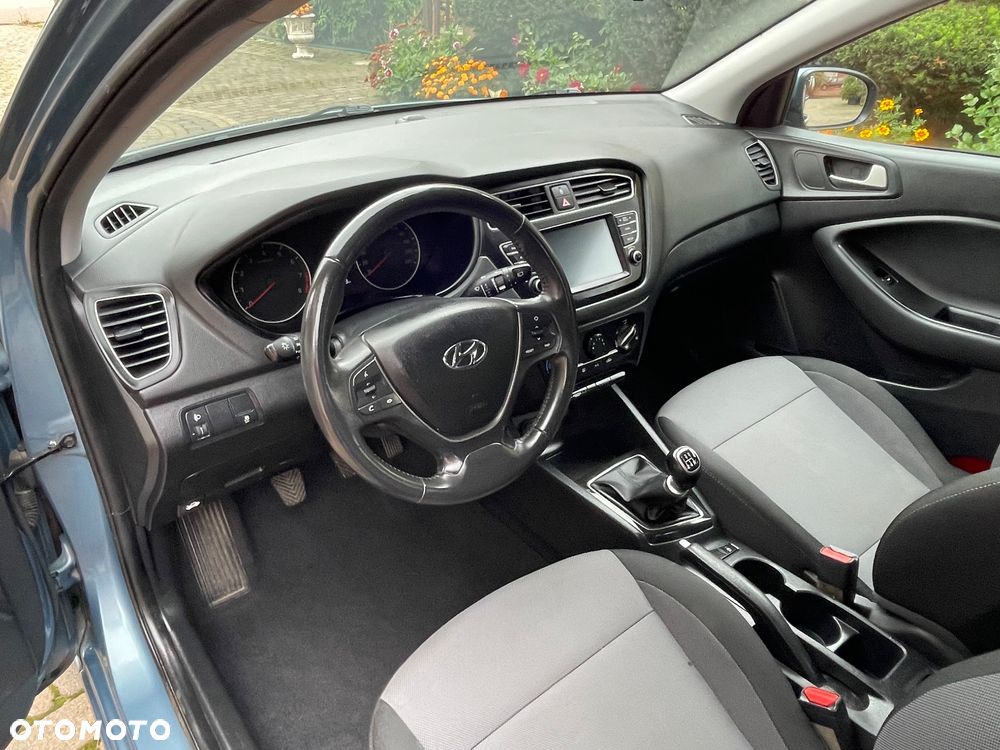 Hyundai i20 blue 1.2 Classic - 28