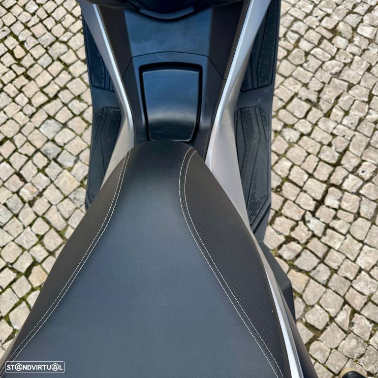 Sym Cruisym 300 - 23