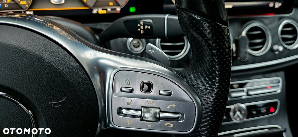 Mercedes-Benz Klasa E 300 d 9G-TRONIC - 14