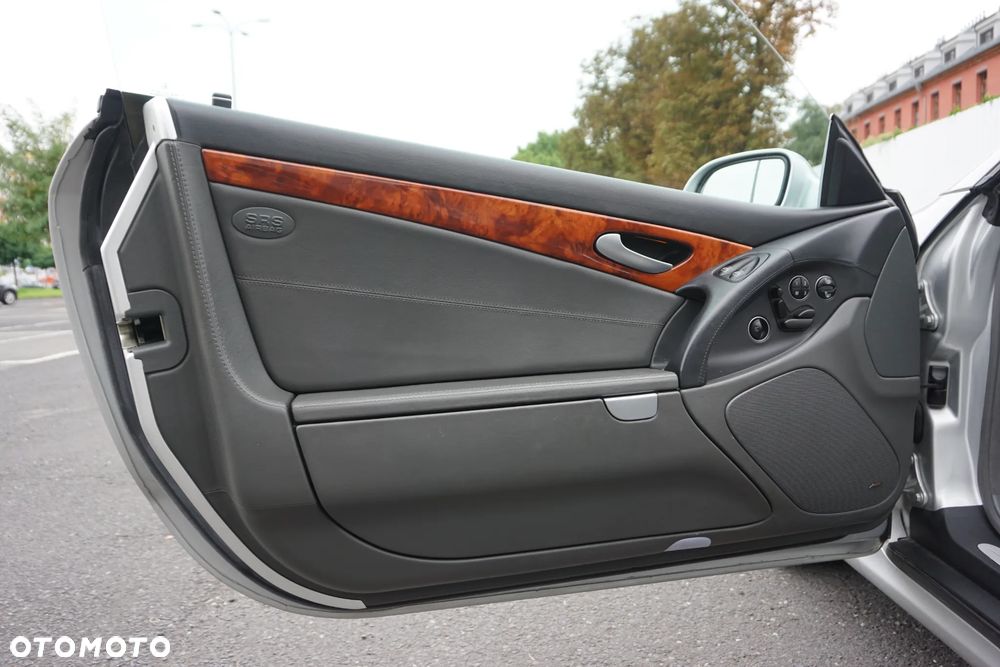 Mercedes-Benz SL - 13