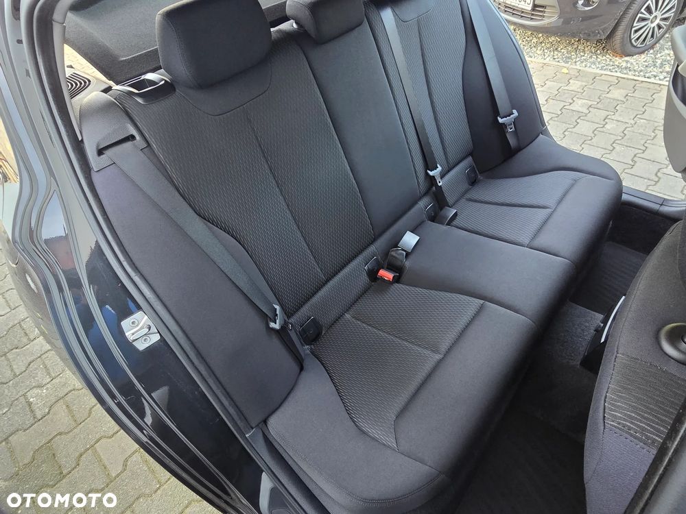 BMW Seria 1 116d - 29