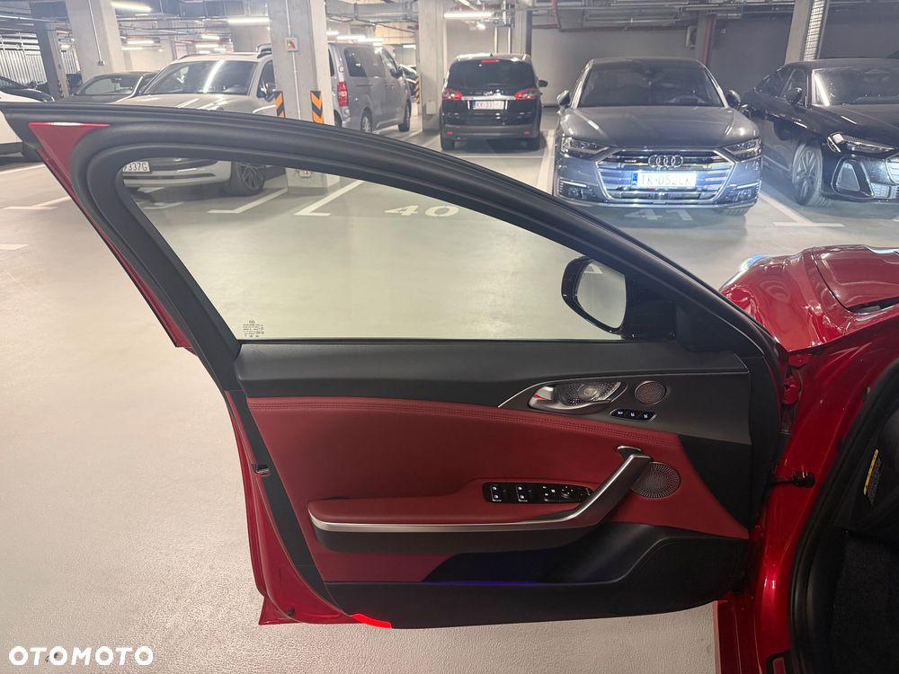 Kia Stinger - 26