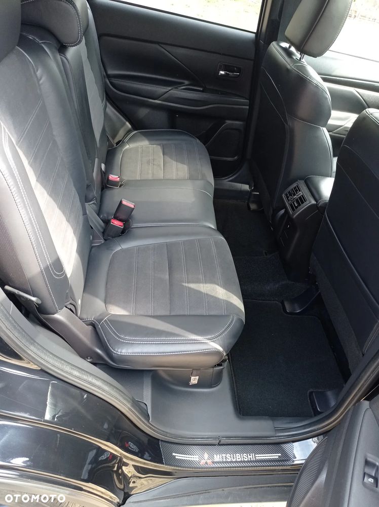 Mitsubishi Outlander - 16