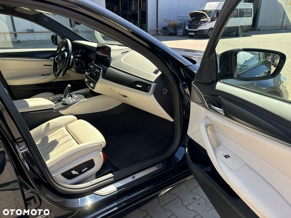 BMW Seria 5 530i xDrive mHEV M Sport sport - 16