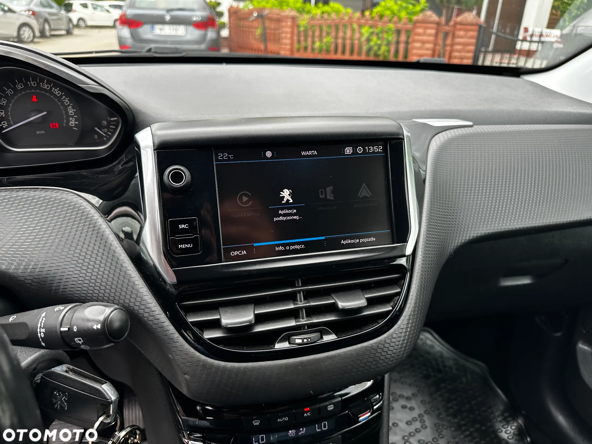 Peugeot 2008 - 12