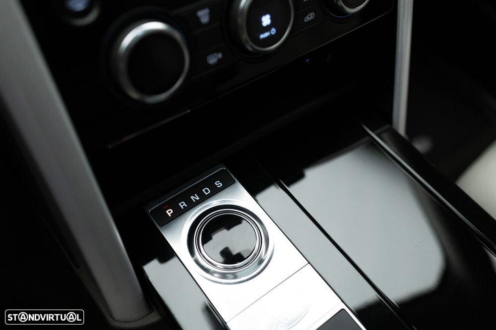 Land Rover Discovery 3.0 TD6 HSE Auto - 41