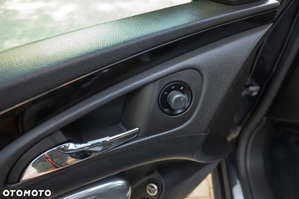 Opel Insignia 2.0 CDTI Sport - 24