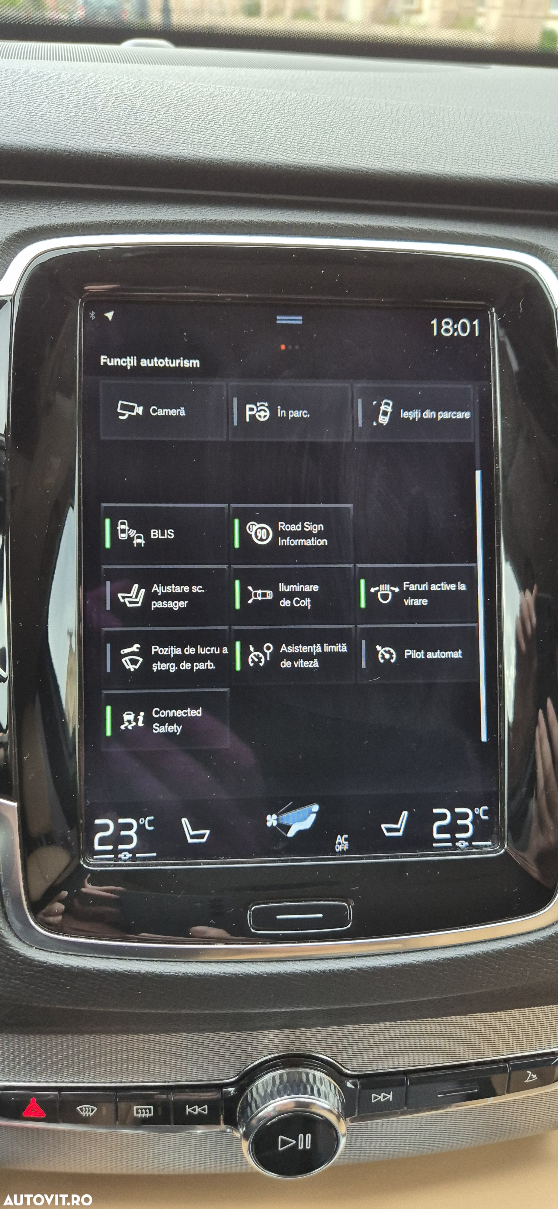 Volvo XC 90 - 24