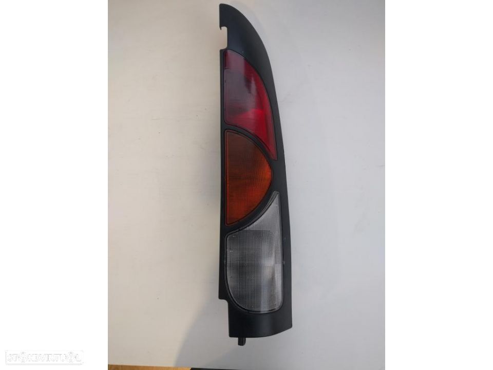 farolim farol tras direito renault kangoo - 1
