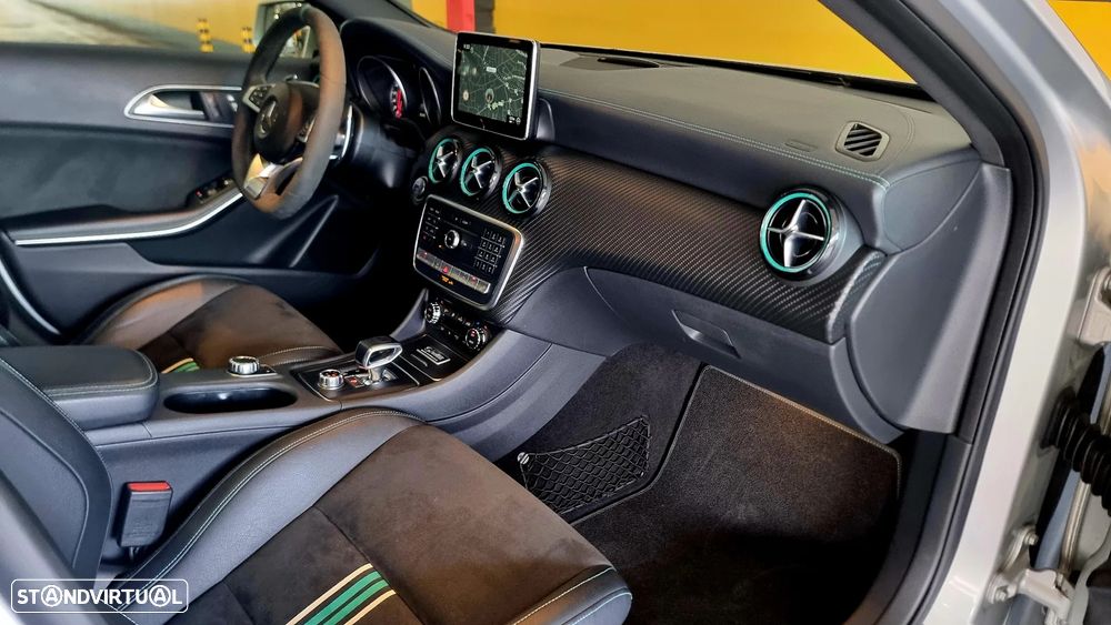Mercedes-Benz A 45 AMG 4Matic Speedshift 7G-DCT PETRONAS 2015 World Champion Edition - 16