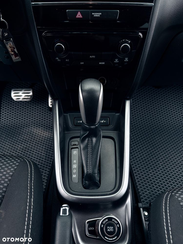 Suzuki Vitara 1.0 Boosterjet Premium 4WD - 29