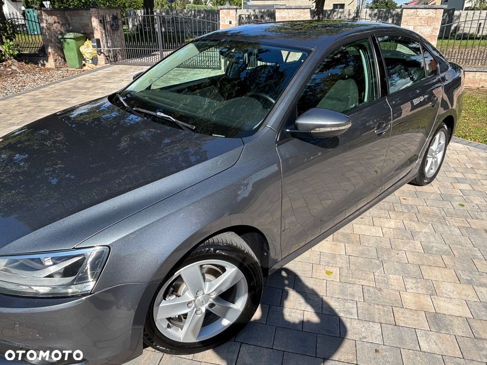 Volkswagen Jetta 1.6 TDI DPF Highline - 14