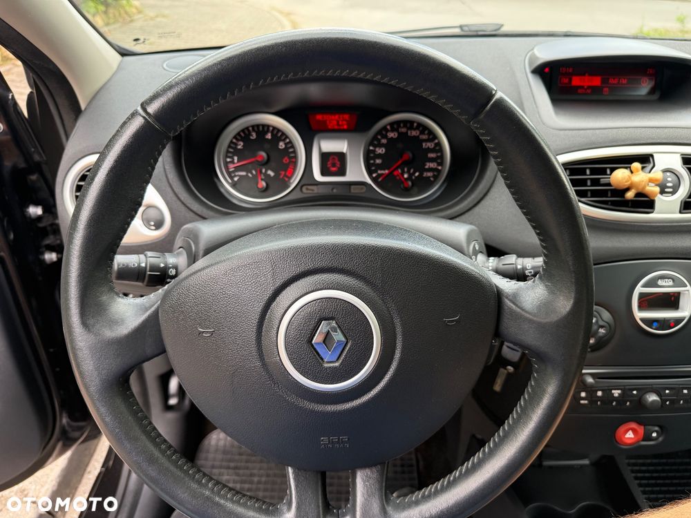 Renault Clio - 26