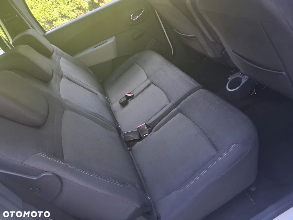 Dacia Lodgy 1.6 SCe Laureate S&S - 24