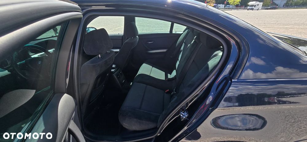 BMW Seria 3 320i - 14