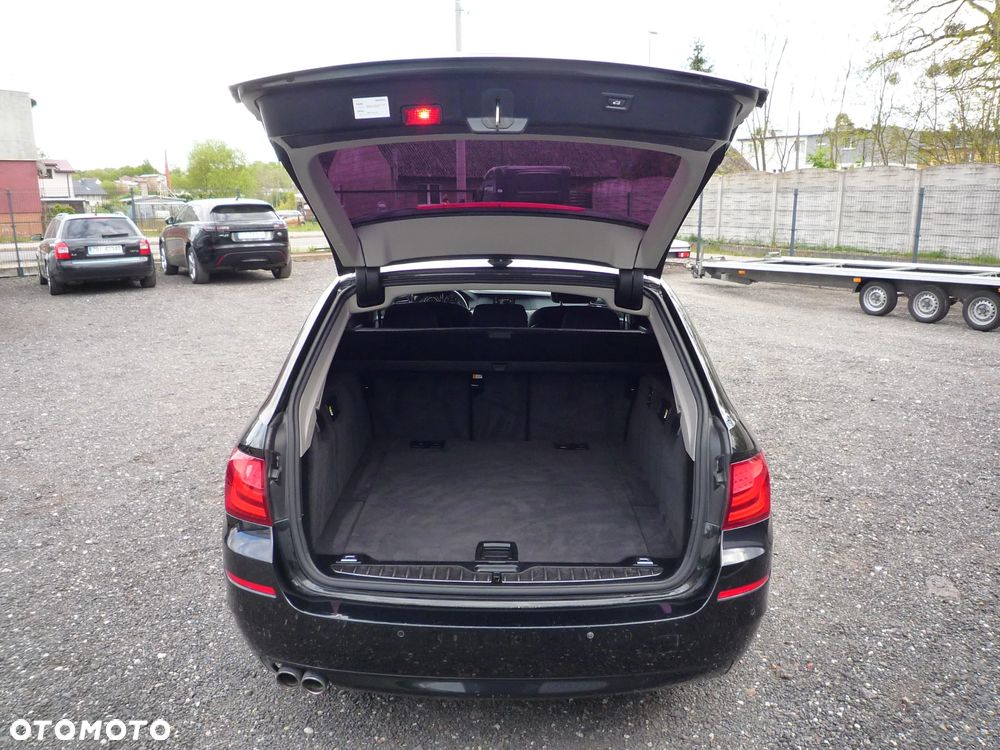 BMW Seria 5 520d - 32