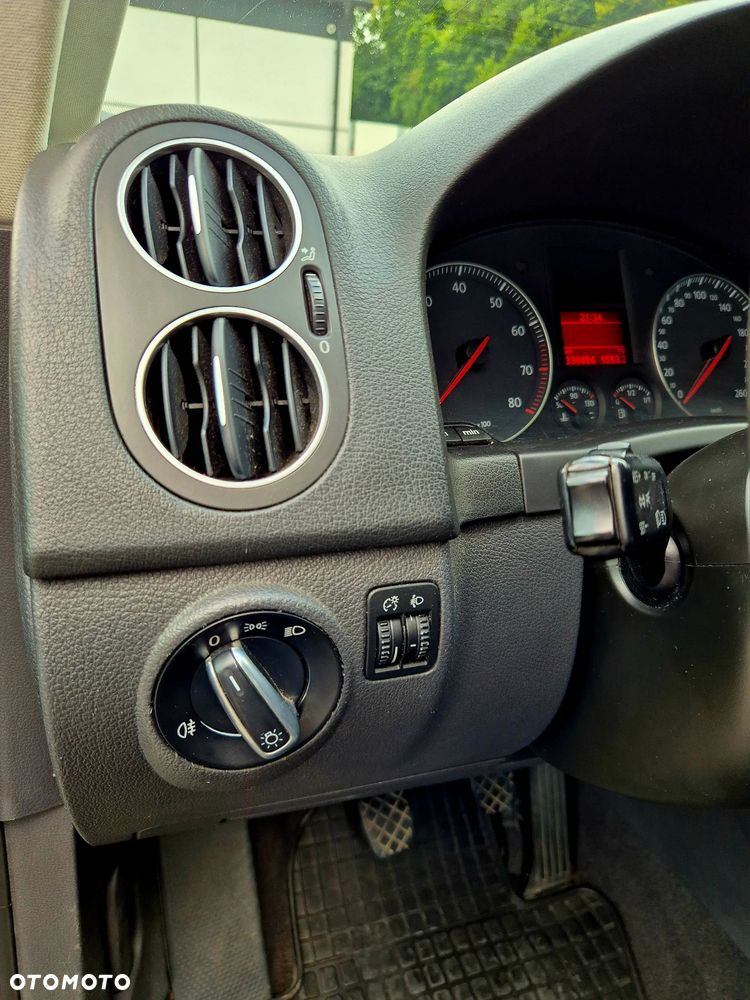 Volkswagen Golf 1.6 Comfortline - 36