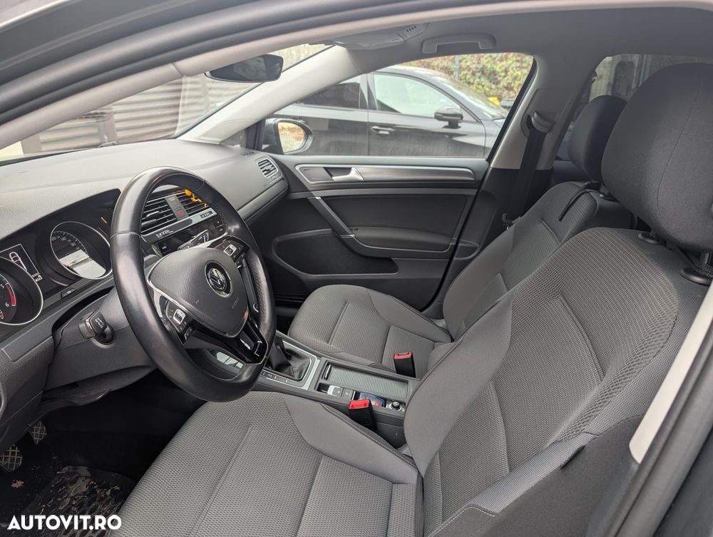 Volkswagen Golf 1.6 TDI Comfortline - 10