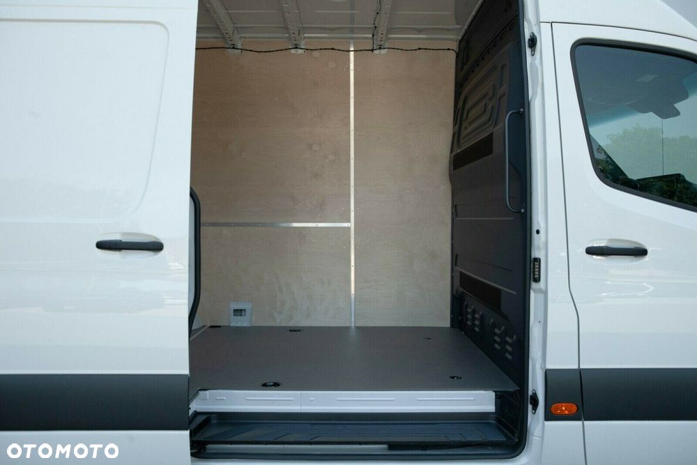 Mercedes-Benz Sprinter - 17