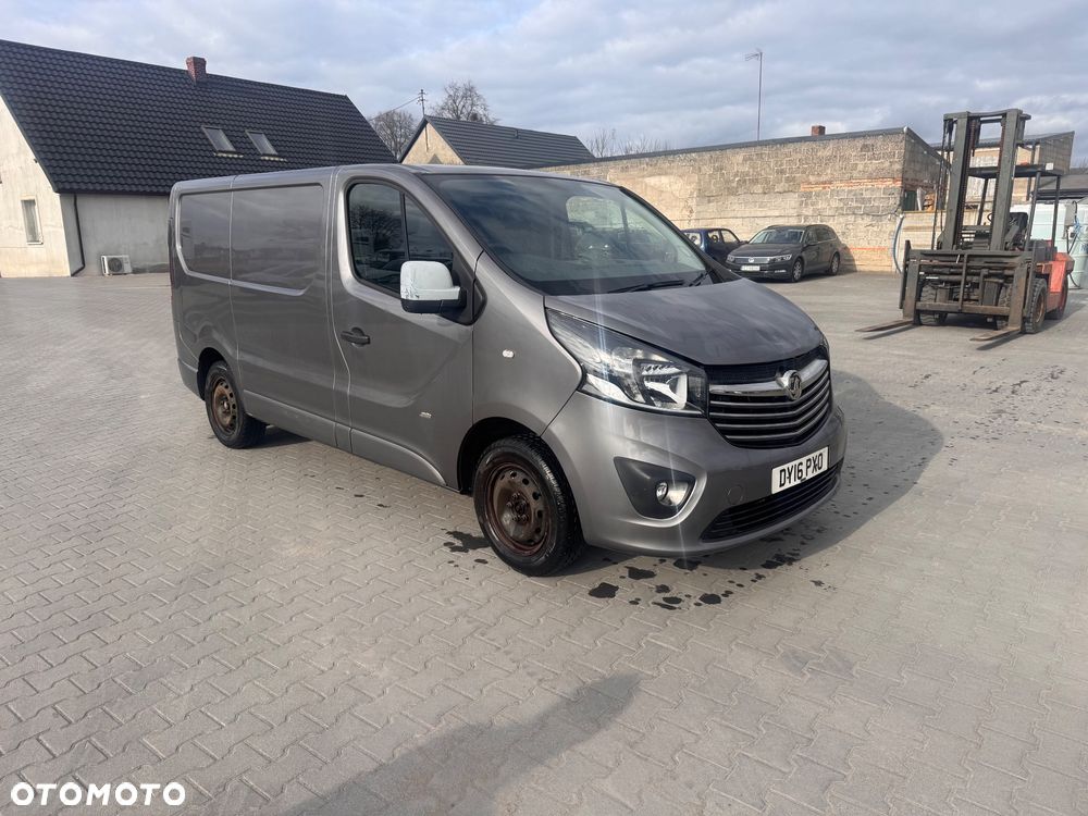 Opel Vivaro Trafic - 1