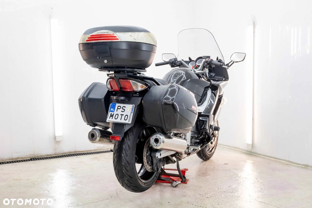 Yamaha FJR - 6