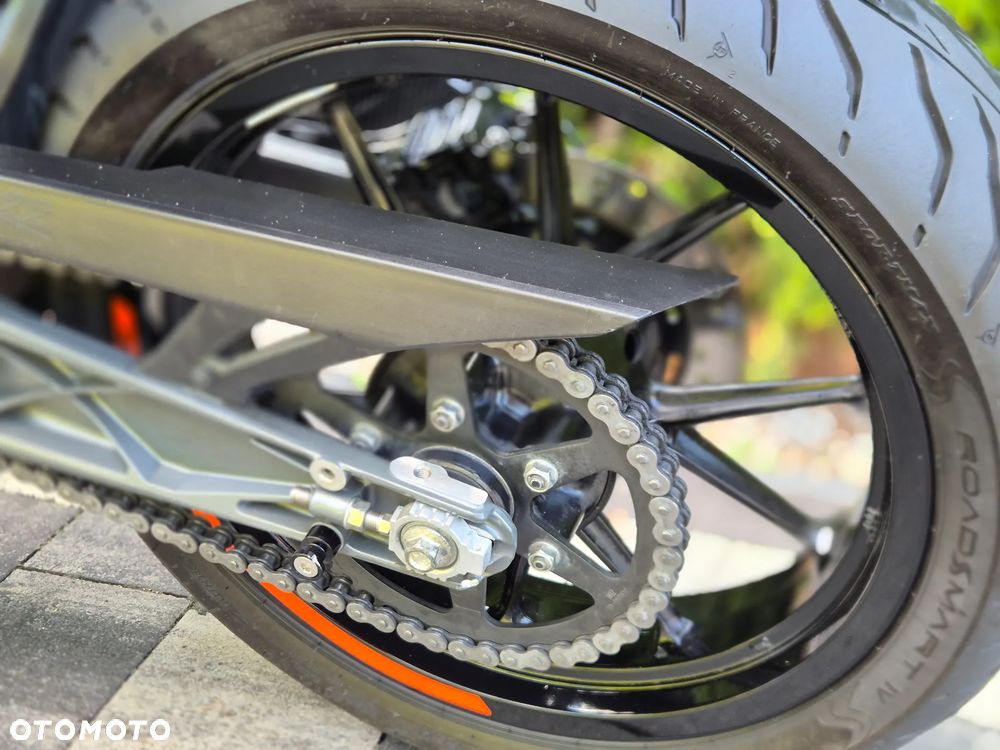 KTM Duke 125 - 21