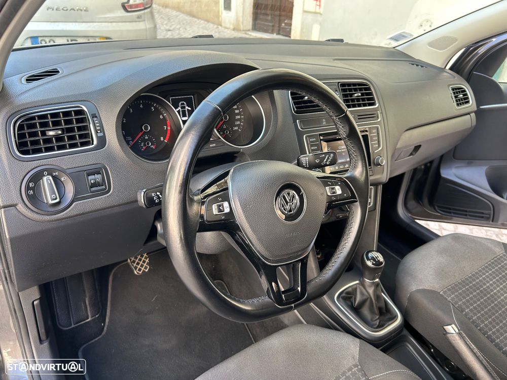 VW Polo 1.0 Confortline - 24
