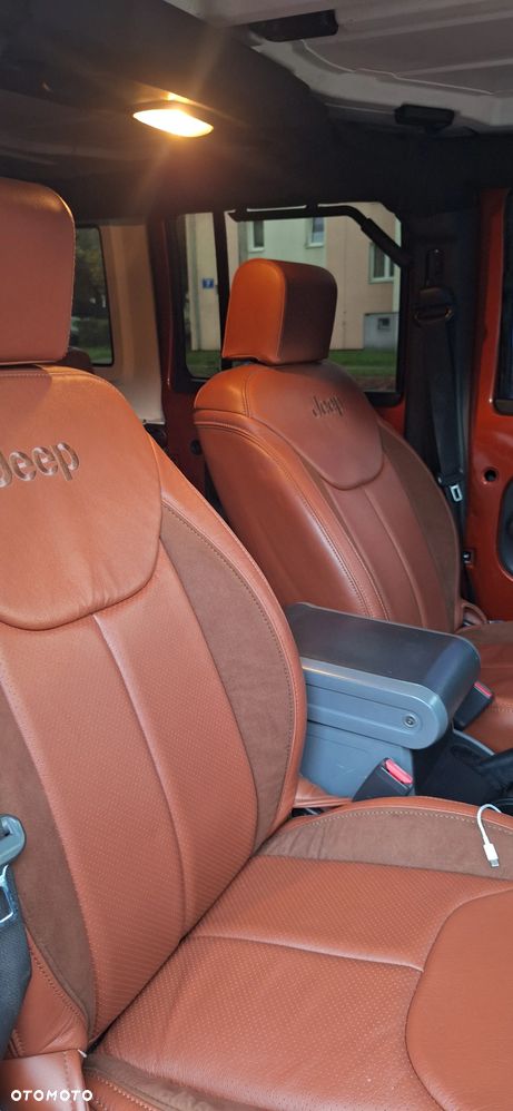 Jeep Wrangler Unlimited 3.8 Sahara - 8