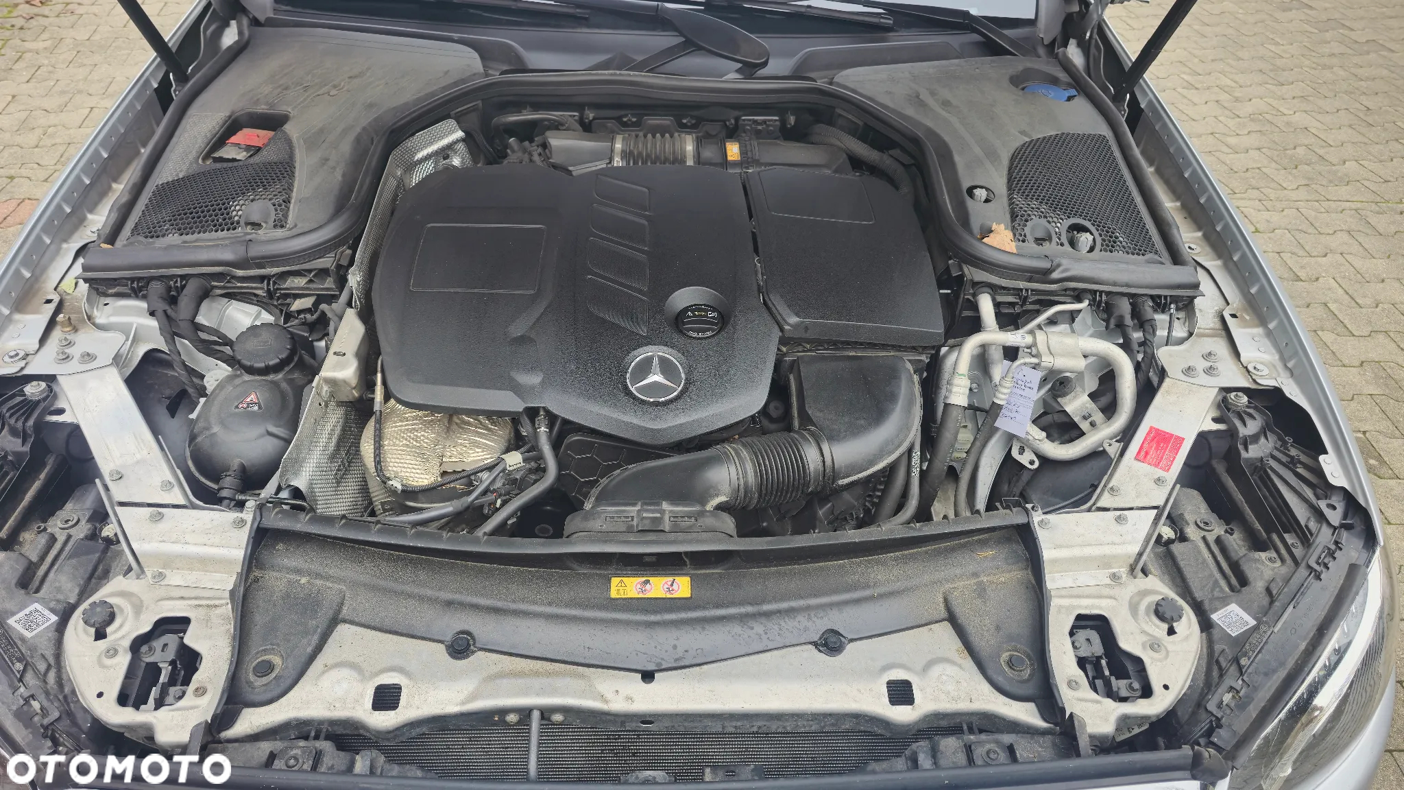 Mercedes-Benz Klasa E 220 d T 9G-TRONIC Exclusive - 14