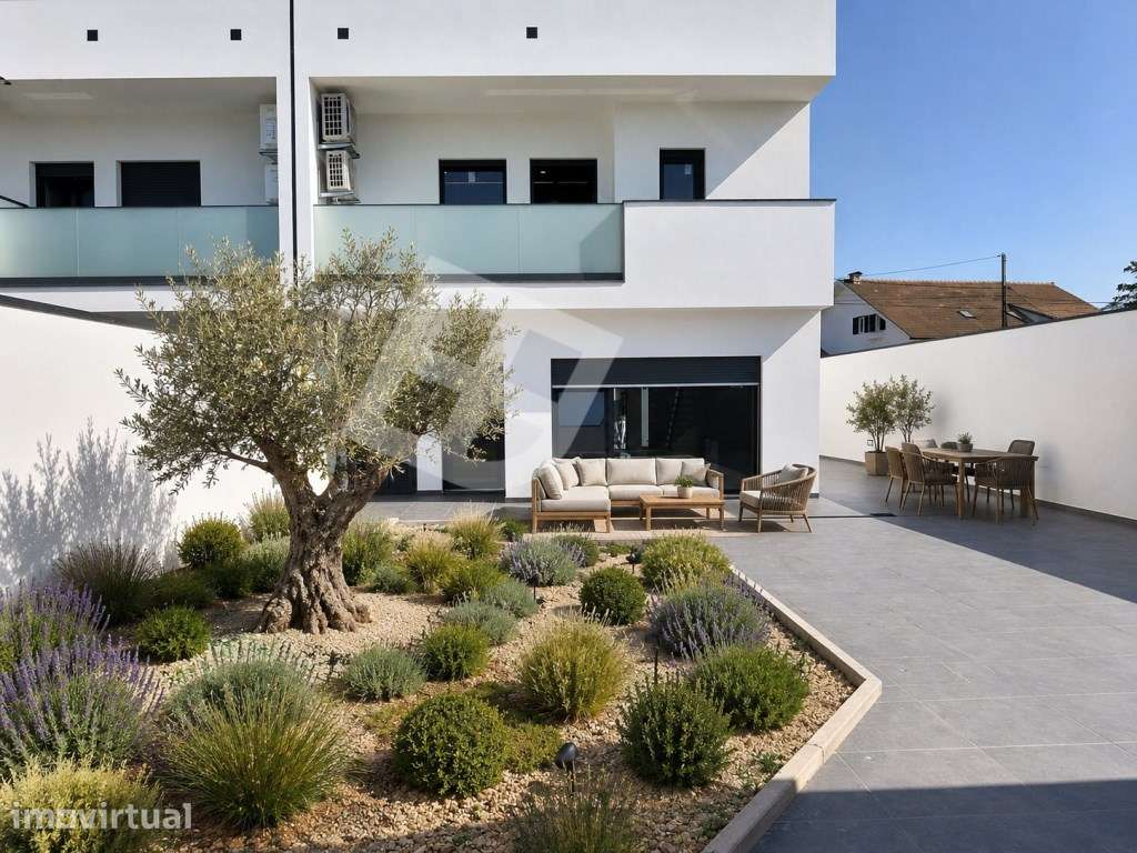 Moradia T4 Pronta Habitar - Oliveirinha | Aveiro - Grande imagem: 3/12