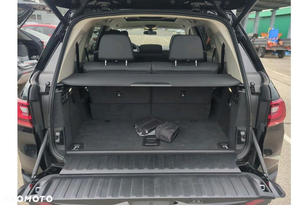 BMW X7 - 12