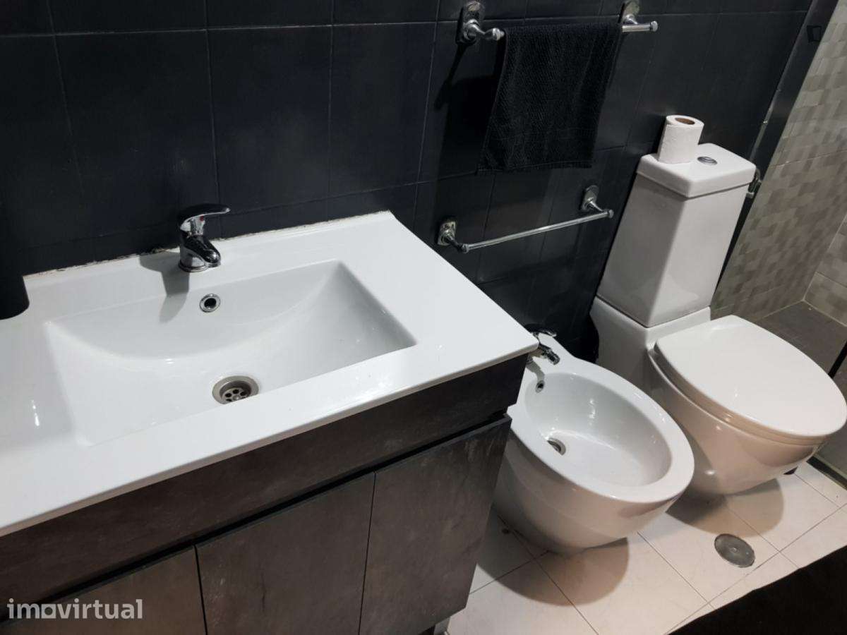 Quarto - localizado em Sé de Braga e São Lázaro Braga - Grande imagem: 2/17