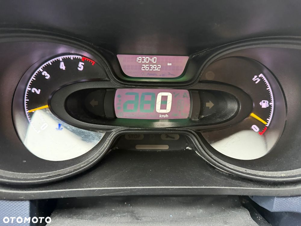 Opel vivaro - 8