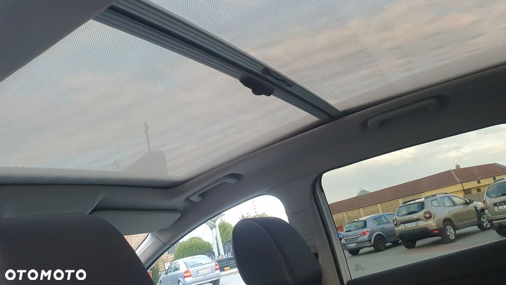 Ford Kuga 2.0 TDCi 2x4 Titanium - 11
