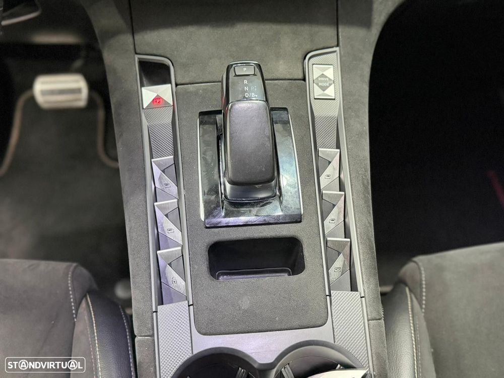 DS DS7 Crossback E-Tense Performance Line EAT8 - 12
