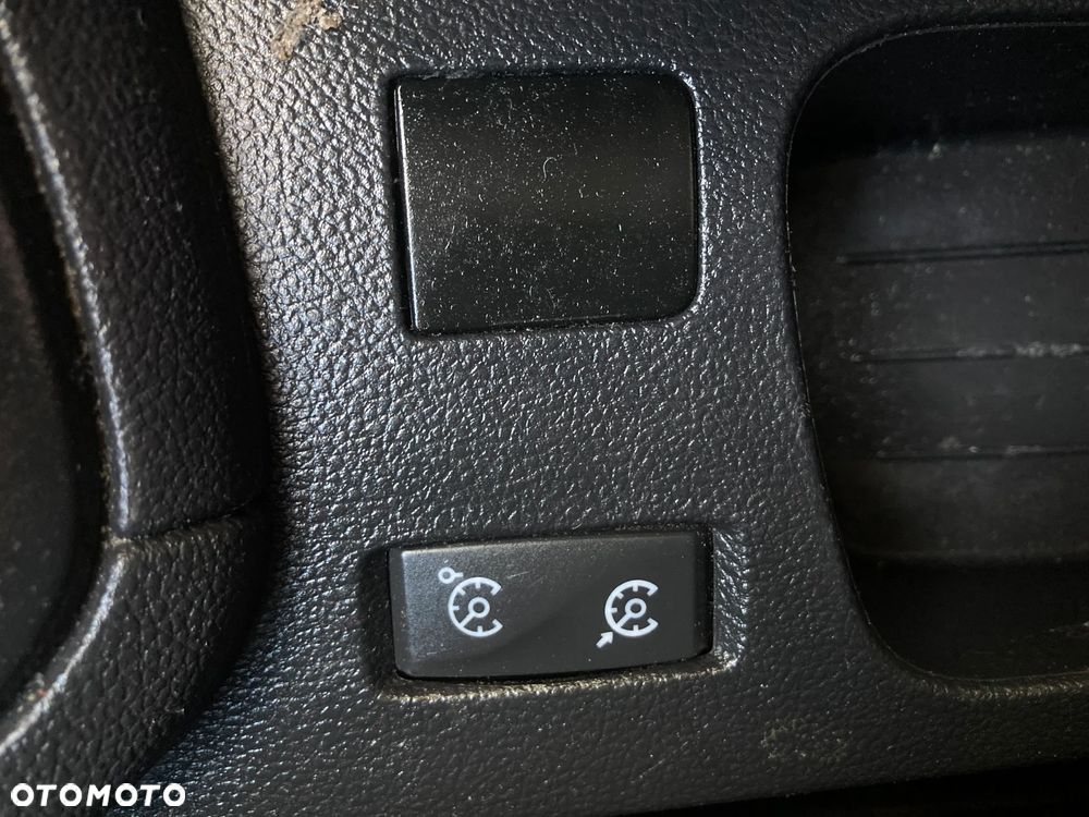 Renault Clio - 11