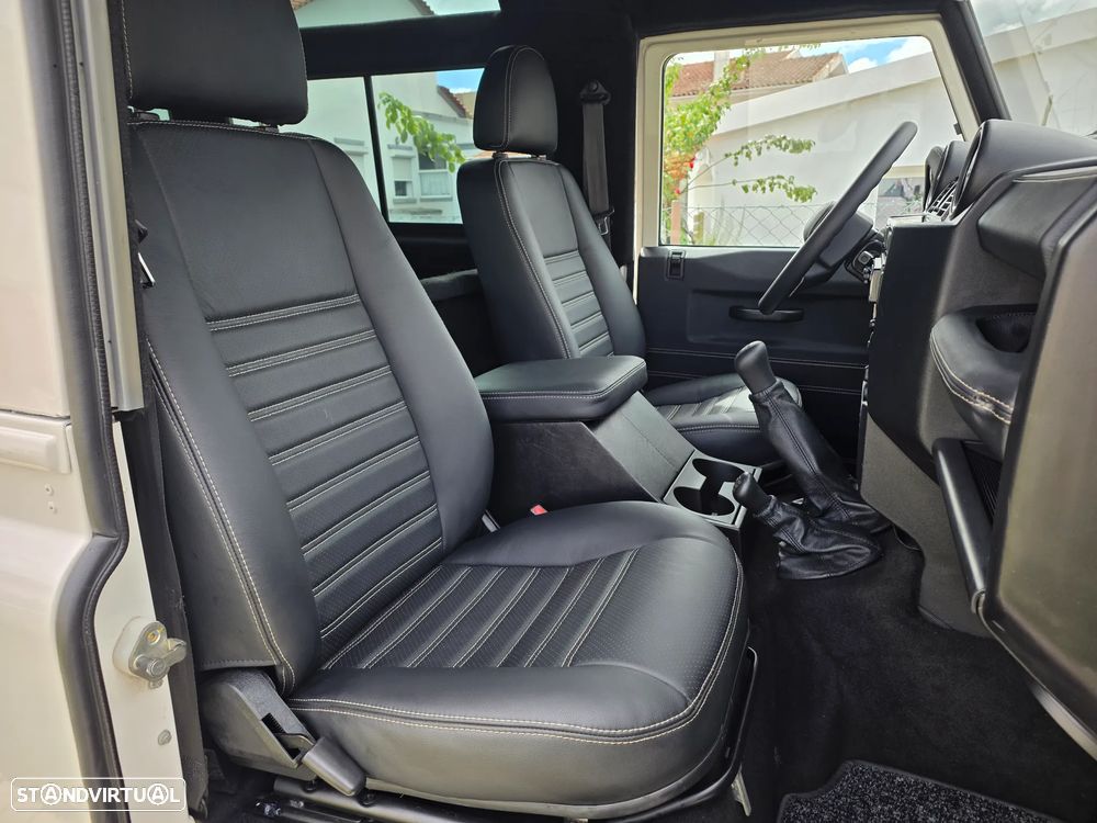 Land Rover Defender 90 2.4 CRD S - 43