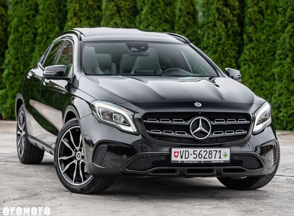 Mercedes-Benz GLA 200 7G-DCT AMG Line - 2