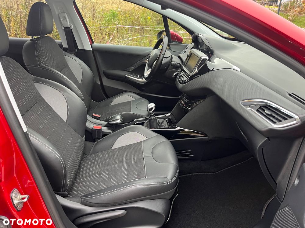 Peugeot 2008 - 8