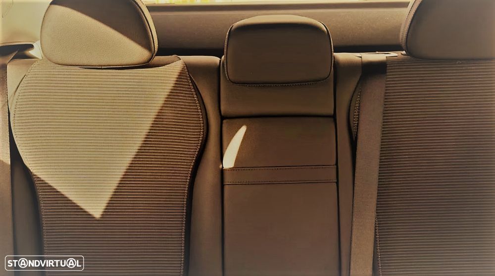 Mercedes-Benz C 300 e 9G-TRONIC Avantgarde Advanced - 26