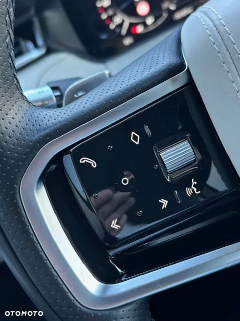 Land Rover Range Rover Velar 2.0 P250 R-Dynamic SE - 25