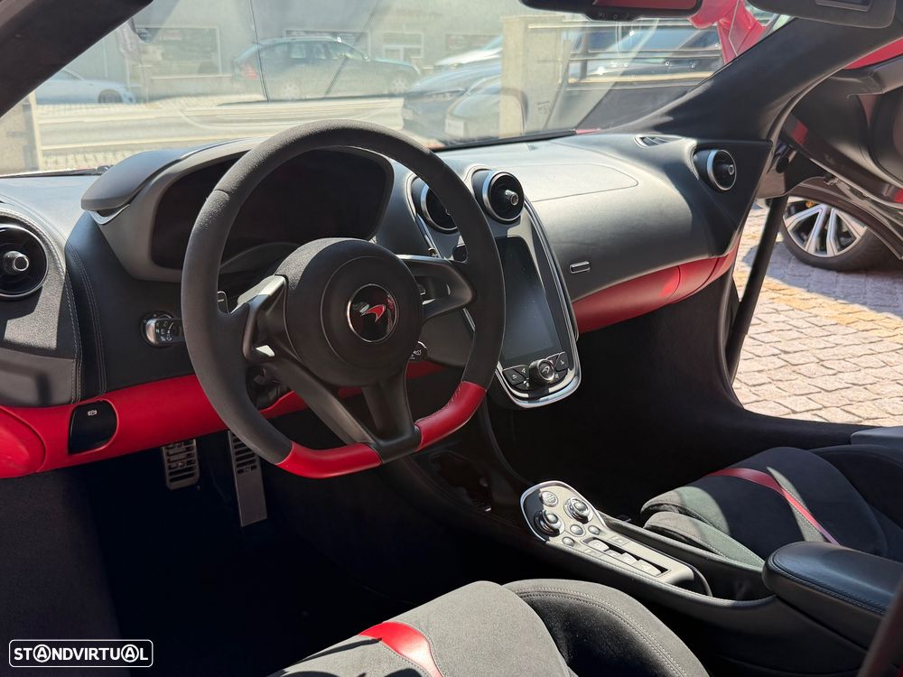 McLaren 570 - 8