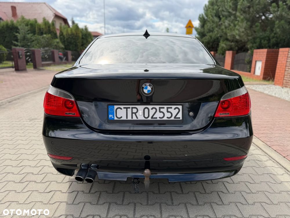 BMW Seria 5 523i - 25